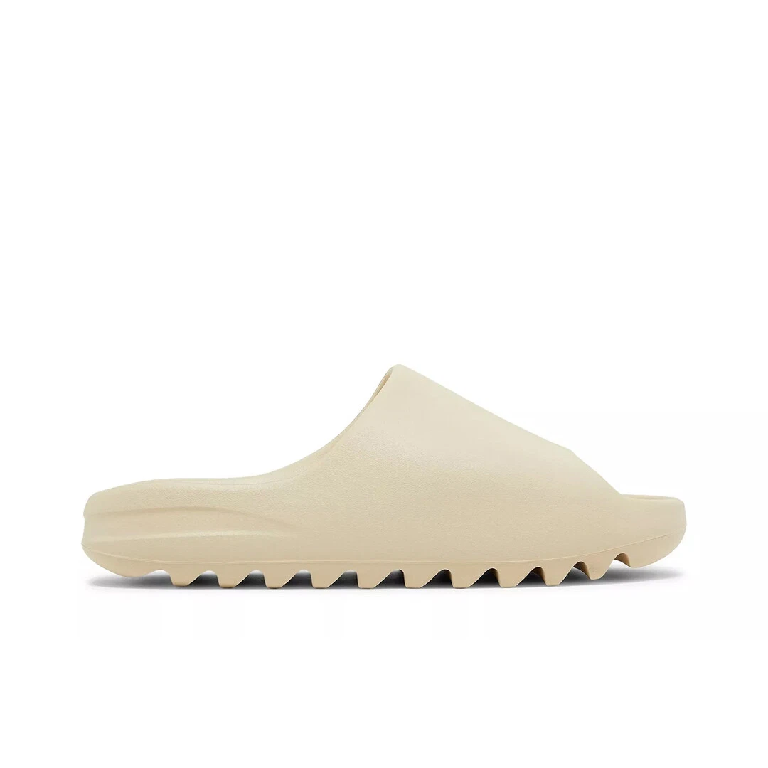 Yeezy Slides - Onyx/Bone/Salt